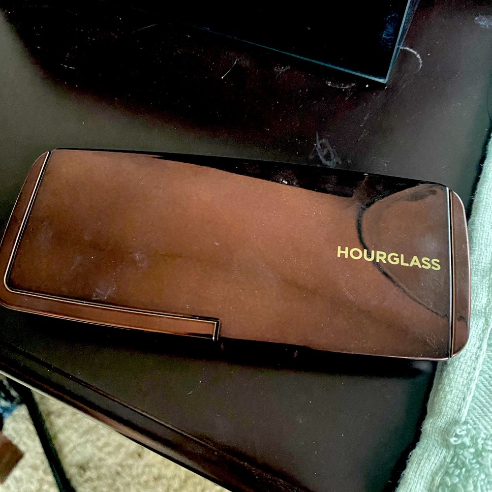Hourglass Ambient lighting palette